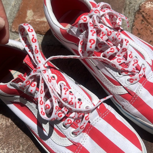 VANS Old Skool X International Stripes Womens Size 8. Where's Waldo Shoes Red - Picture 15 of 17